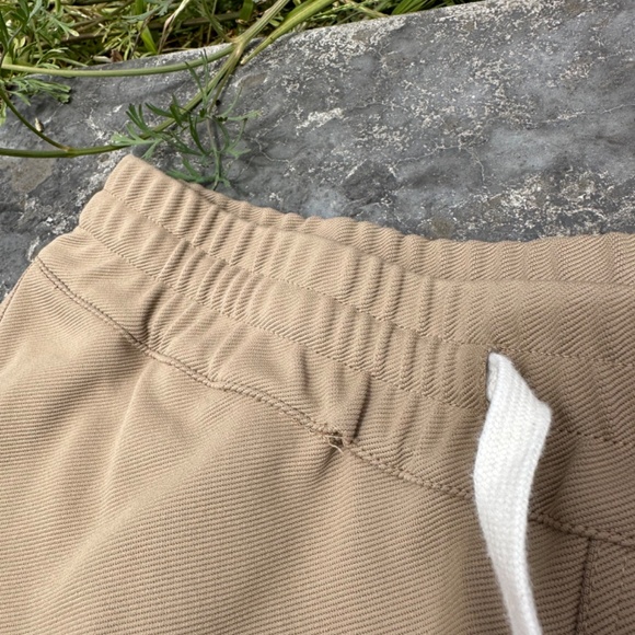 Bassike Stretch Twill Tapered pant - Light tan - Picture 9 of 10